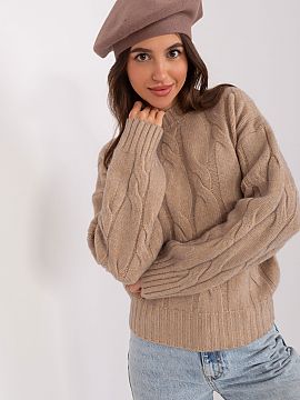 Beretă AT  Această beretă simplă este un clasic care adaugă stil oricărei ținute. Dispunând de o antenă delicată la vârf, aceasta adaugă car