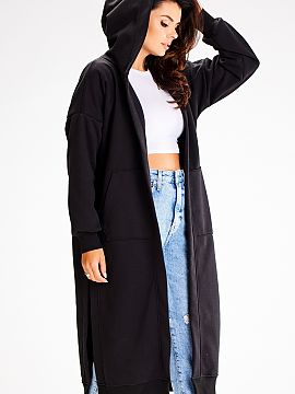 Bluză awama  Hanorac lung, larg, descheiat și descheiat, cu fante laterale, glugă și buzunare în partea din față.