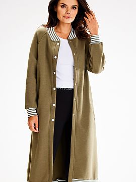 Bluză awama  Hanorac lung, drept, cu dungi decorative cu nervuri, fixat cu nasturi presați albi. Buzunare glisante pe laterale.